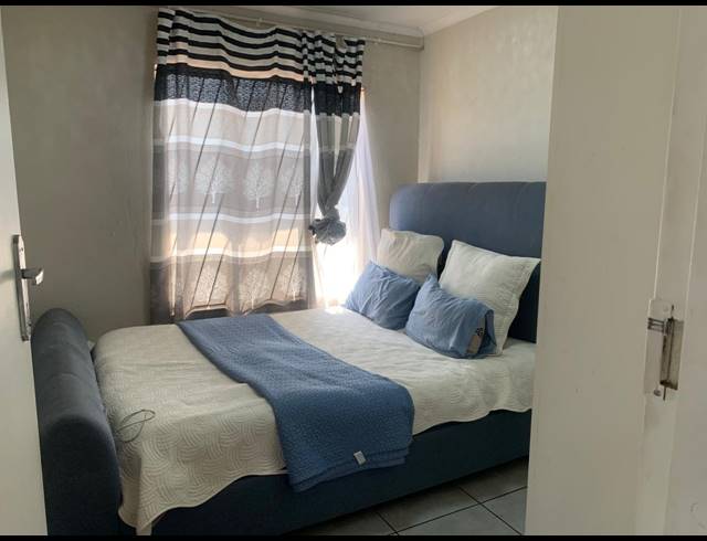 3 BEDROOM TOWNHOUSE FOR SALE IN PROTEA GLEN